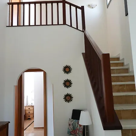 Endearing Lanzarote Dorada 3 Bedrooms Private Pool Sun Terrace Hot Tub Villa Playa Blanca (Lanzarote)