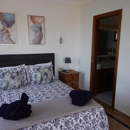 Endearing Lanzarote Dorada 3 Bedrooms Private Pool Sun Terrace Hot Tub Villa Playa Blanca (Lanzarote)