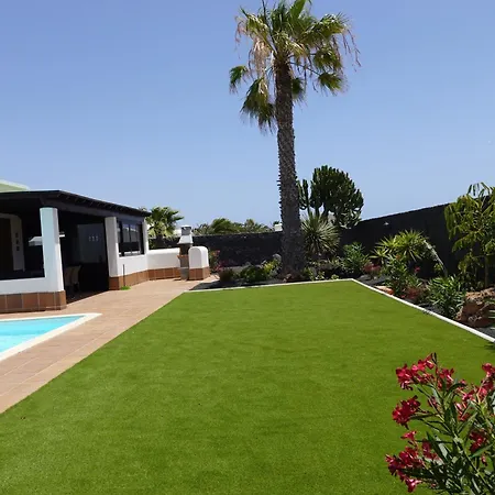 Endearing Lanzarote Dorada 3 Bedrooms Private Pool Sun Terrace Hot Tub Villa *