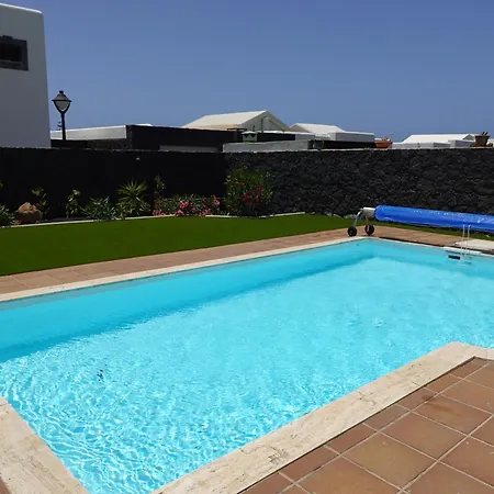 Villa Endearing Lanzarote Dorada 3 Bedrooms Private Pool Sun Terrace Hot Tub Playa Blanca (Lanzarote)
