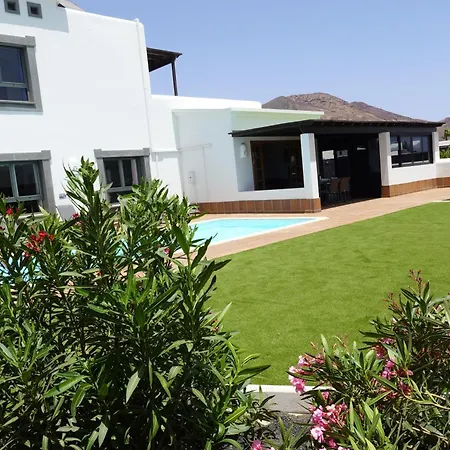 Villa Endearing Lanzarote Dorada 3 Bedrooms Private Pool Sun Terrace Hot Tub